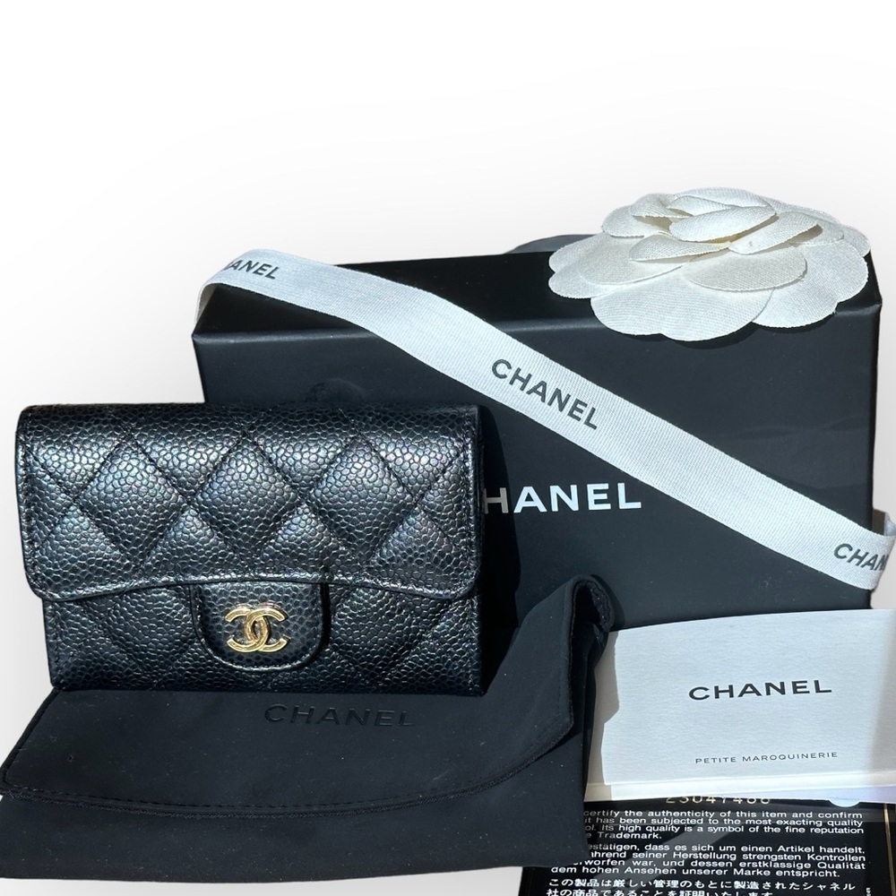🎉2xHP ‼️CHANEL Flap Card Case- gold HW Black caviar EUC